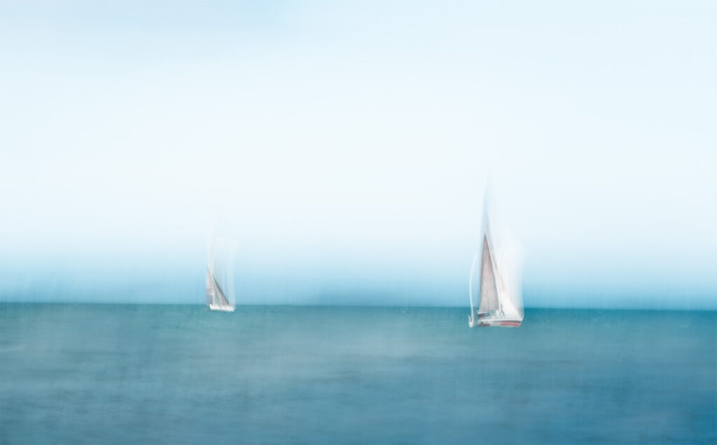 Flat light and soft gentle rocking on my feet while simultaneously moving the camera with my hands got me this one....
